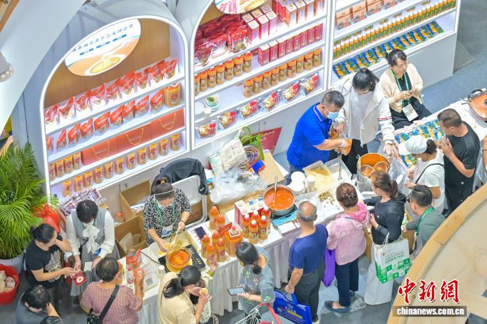 从地方小吃到国际化商品 海南特产糟粕醋加速“出海”